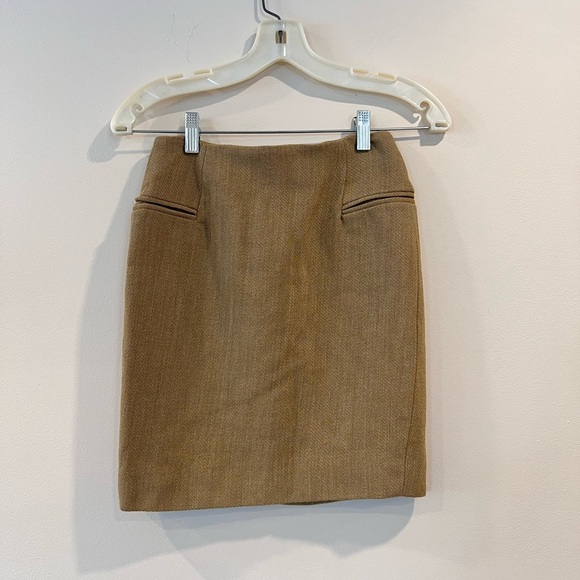 🔥Giorgio Armani Classic Tan Skirt🔥 - Picture 1 of 6